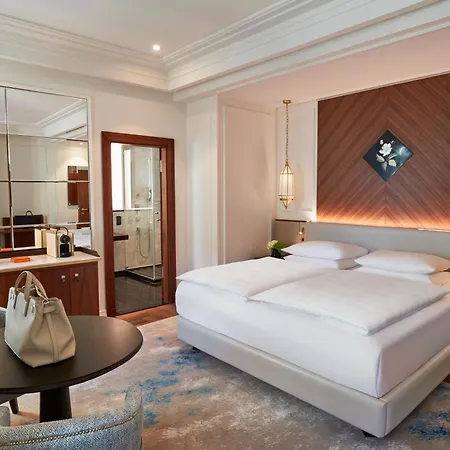 Hotel Vier Jahreszeiten Kempinski 5*