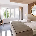 فندق فير يارستزايتن كمبينسكي 5*