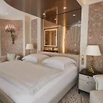 Hotell Vier Jahreszeiten Kempinski 5*