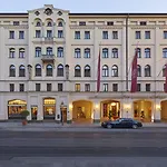 Vier Jahreszeiten Kempinski Hotel 5*