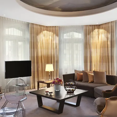 Vier Jahreszeiten Kempinski 5*