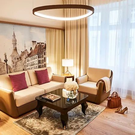 Hotel Vier Jahreszeiten Kempinski 5*