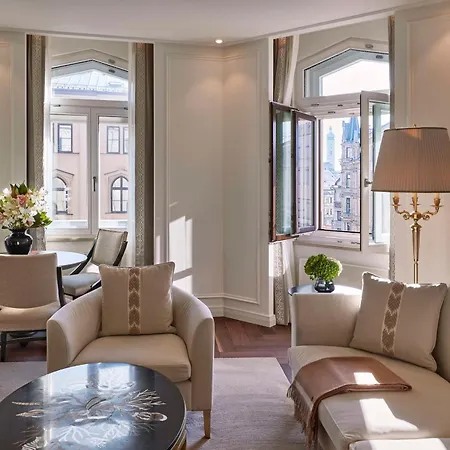 Vier Jahreszeiten Kempinski Hotel 5*