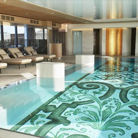 Hotel Vier Jahreszeiten Kempinski 5*