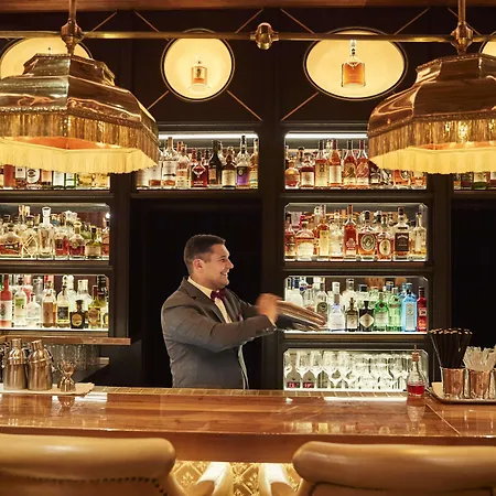 Hotel Vier Jahreszeiten Kempinski 5*