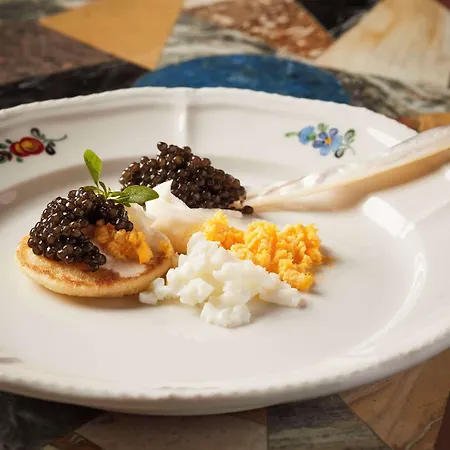 Szálloda Vier Jahreszeiten Kempinski 5*