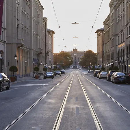 Vier Jahreszeiten Kempinski Hotel