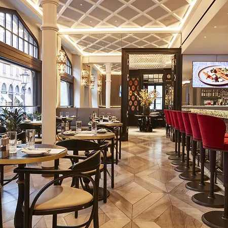 Vier Jahreszeiten Kempinski Hotel 5*