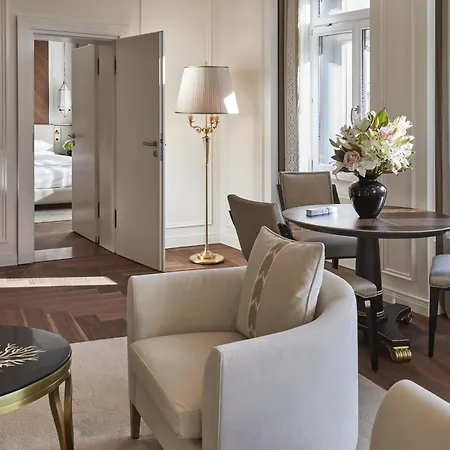 Hotel Vier Jahreszeiten Kempinski 5*