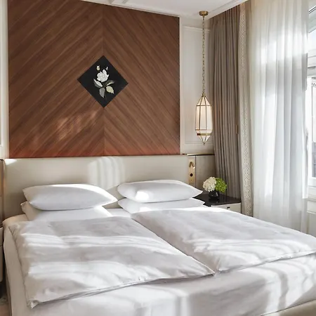 Hotel Vier Jahreszeiten Kempinski 5*