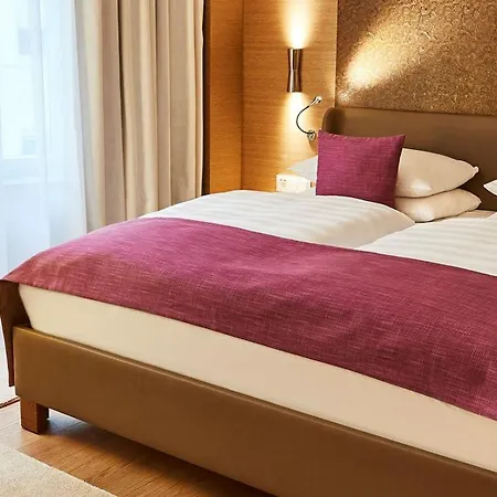 Hotel Vier Jahreszeiten Kempinski 5*