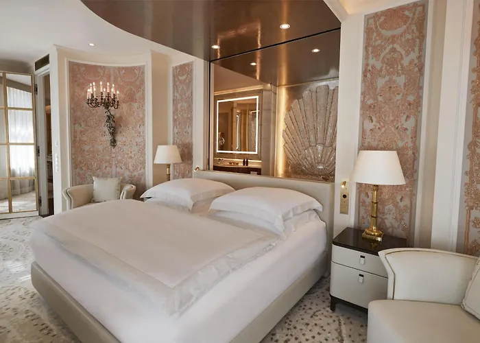 Hotel Vier Jahreszeiten Kempinski 5*