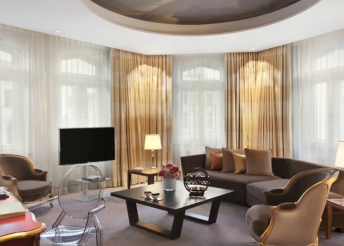 Vier Jahreszeiten Kempinski Отель 5*
