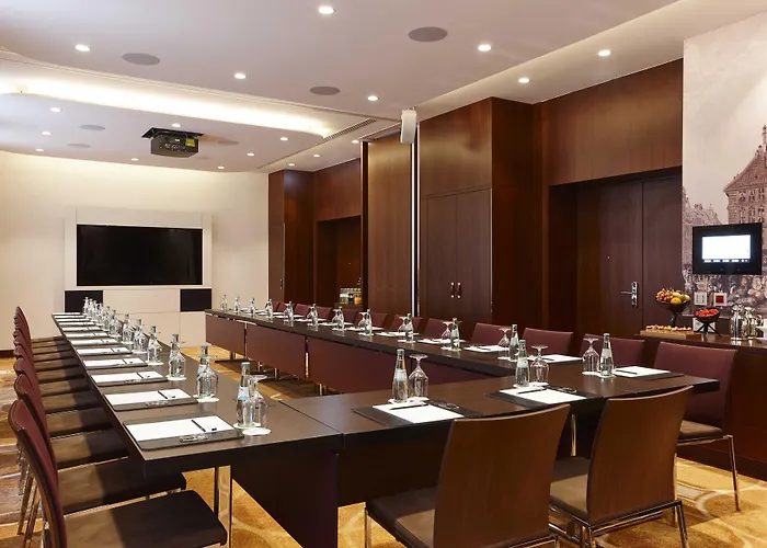 Hotel Vier Jahreszeiten Kempinski 5*