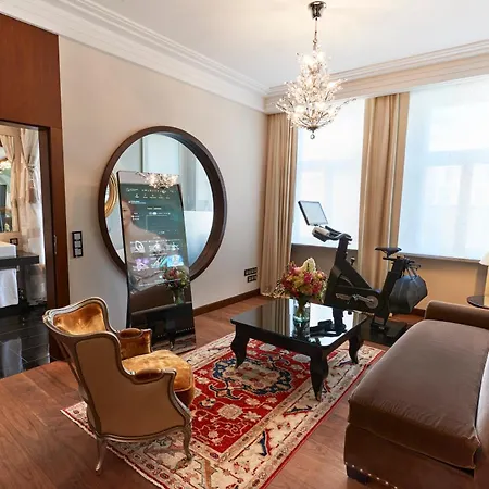 Vier Jahreszeiten Kempinski Отель
