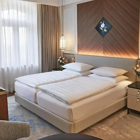 Vier Jahreszeiten Kempinski Szálloda